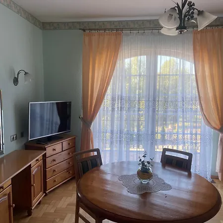 Szlachecki Dwor 홈스테이 *